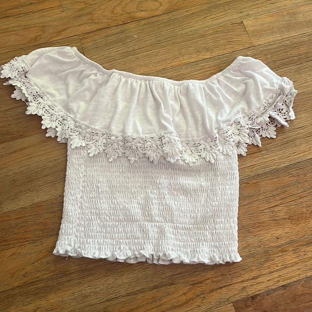 Cute white top